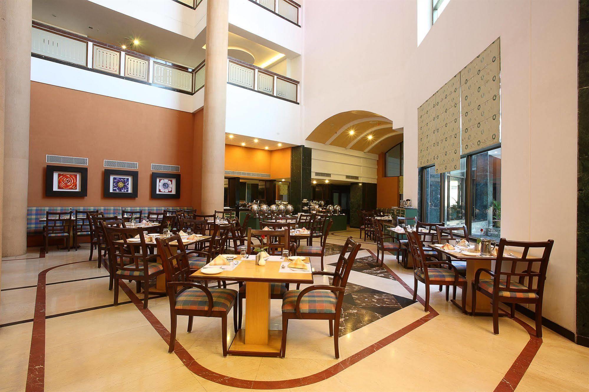 Hotel The Plaza Hyderabad Luaran gambar