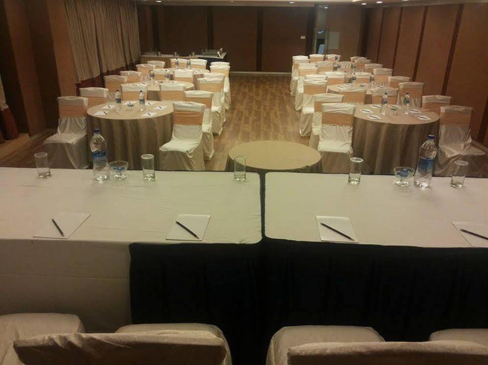 Hotel The Plaza Hyderabad Luaran gambar